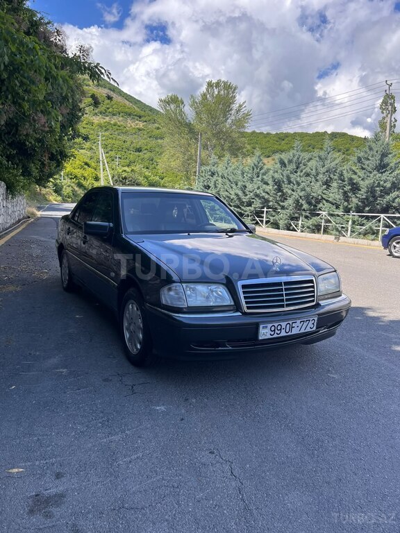 Mercedes C 200