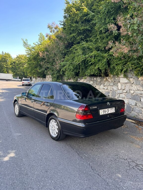 Mercedes C 200