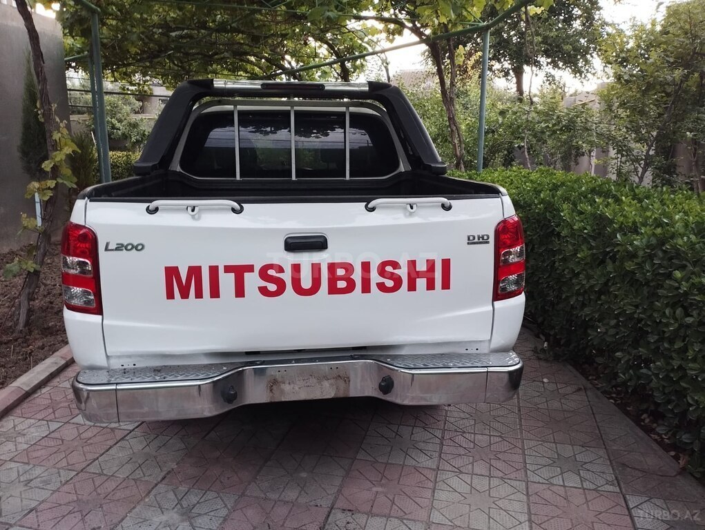 Mitsubishi L200