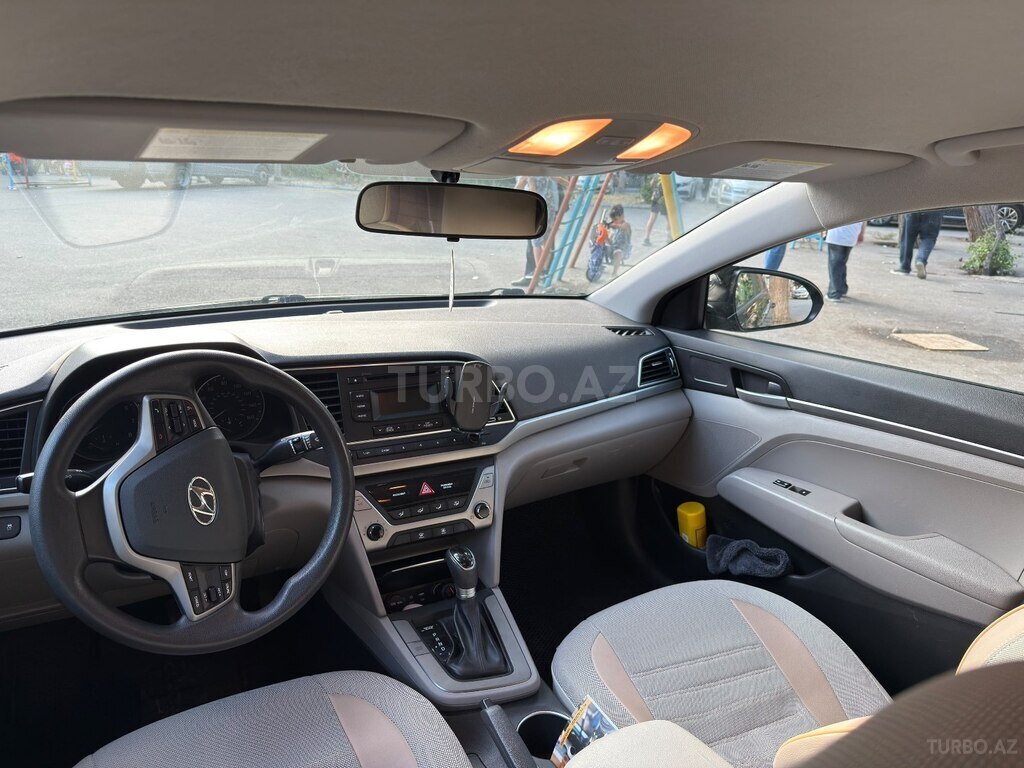 Hyundai Elantra