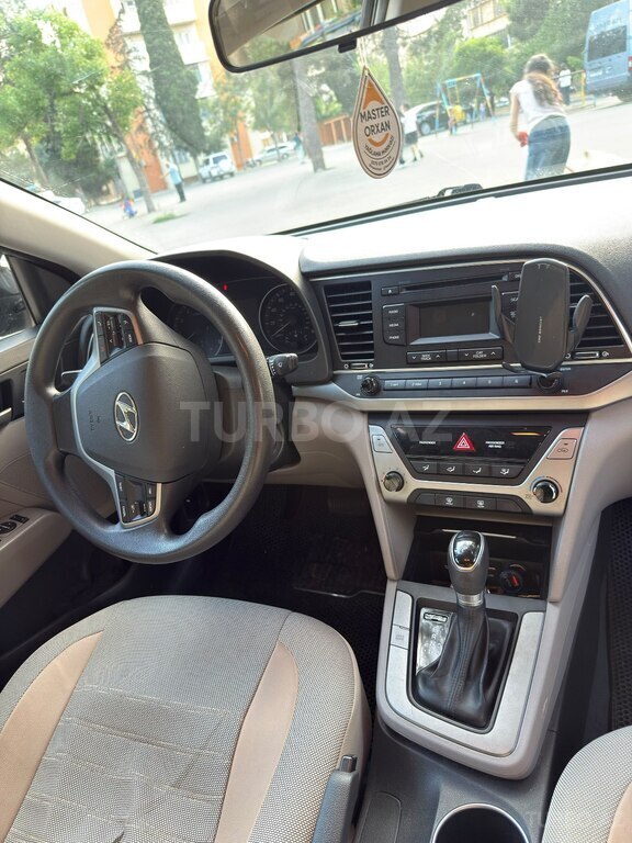 Hyundai Elantra