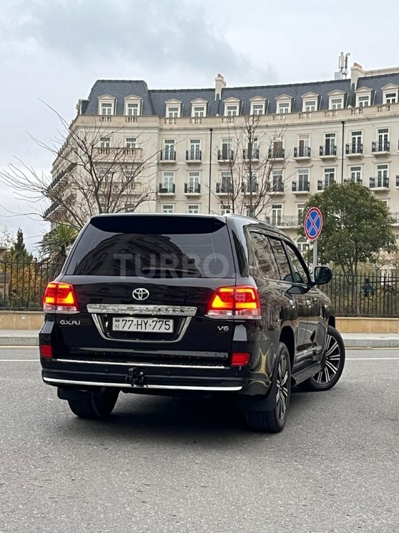 Toyota Land Cruiser