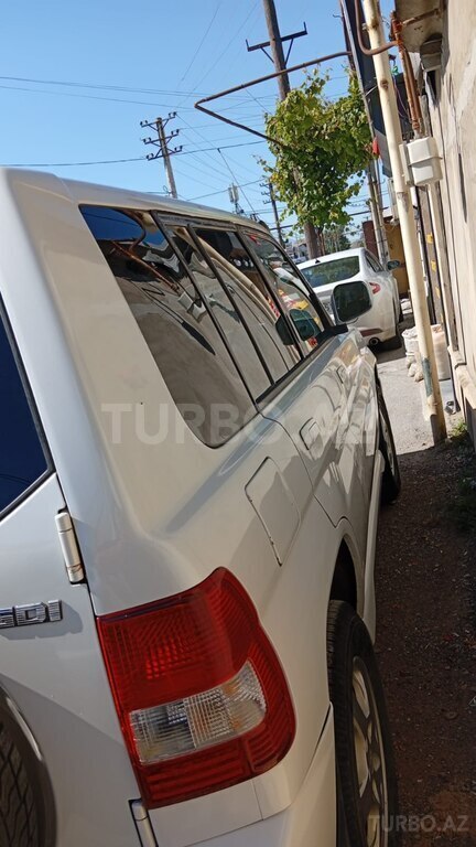 Mitsubishi Pajero io