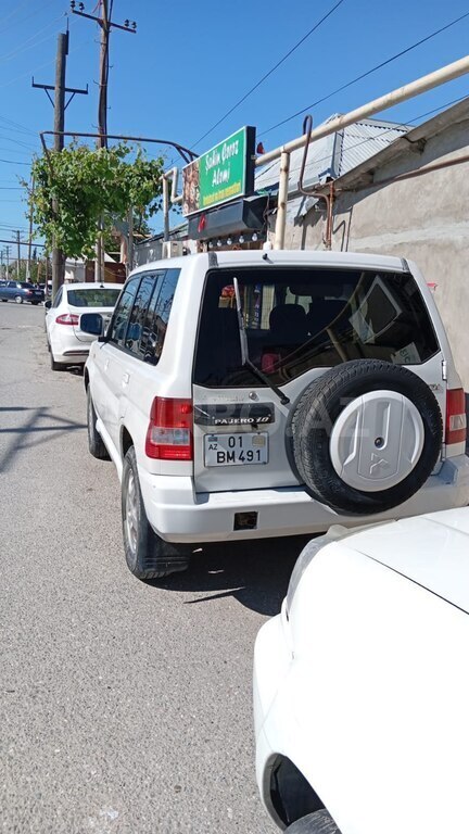 Mitsubishi Pajero io
