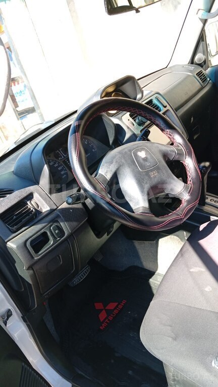 Mitsubishi Pajero io