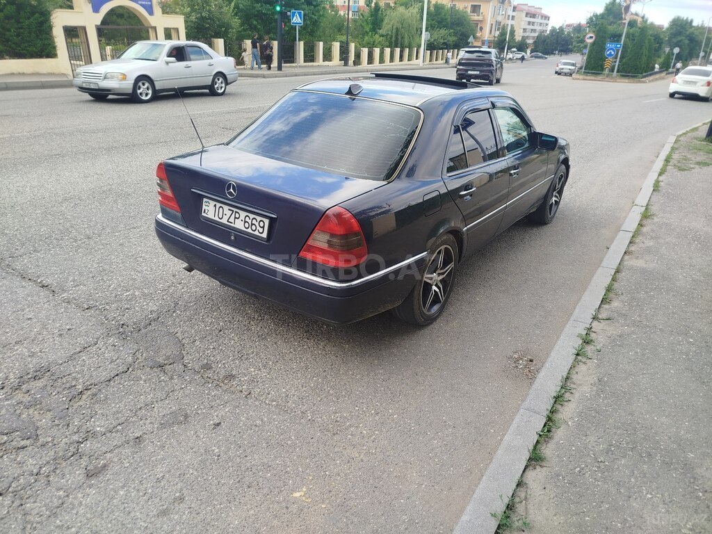 Mercedes C 180
