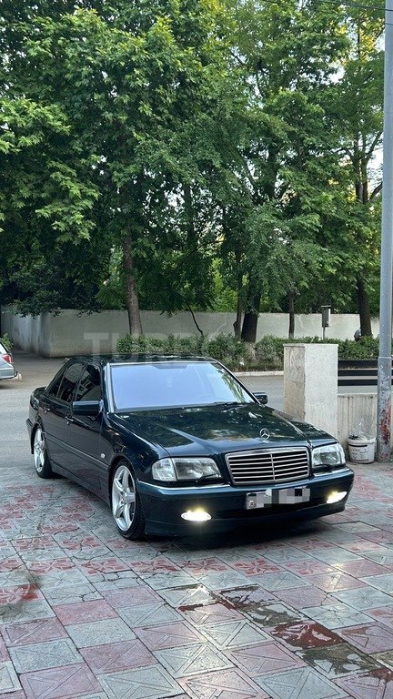 Mercedes C 200