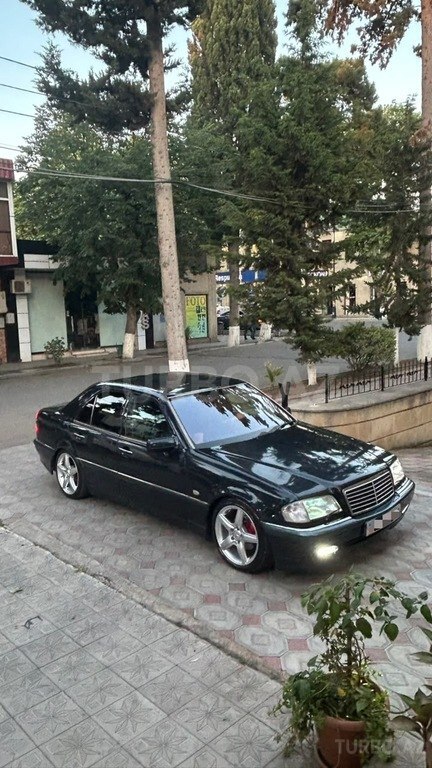 Mercedes C 200