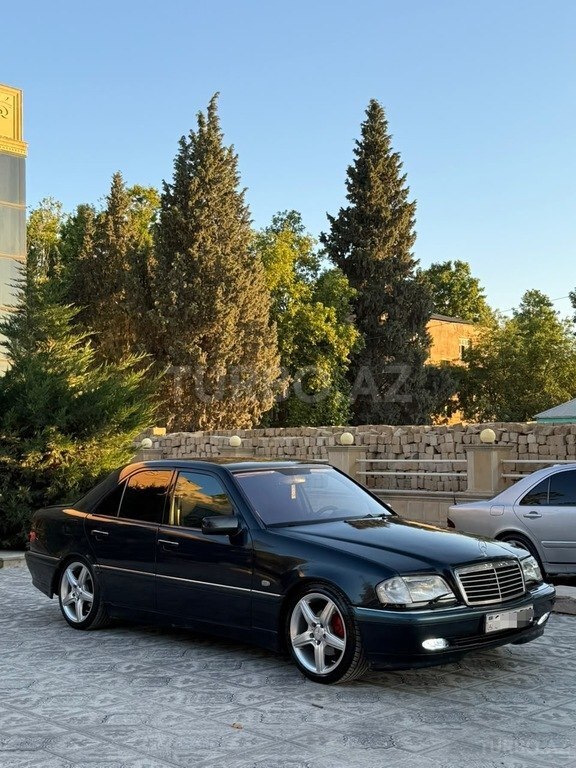 Mercedes C 200