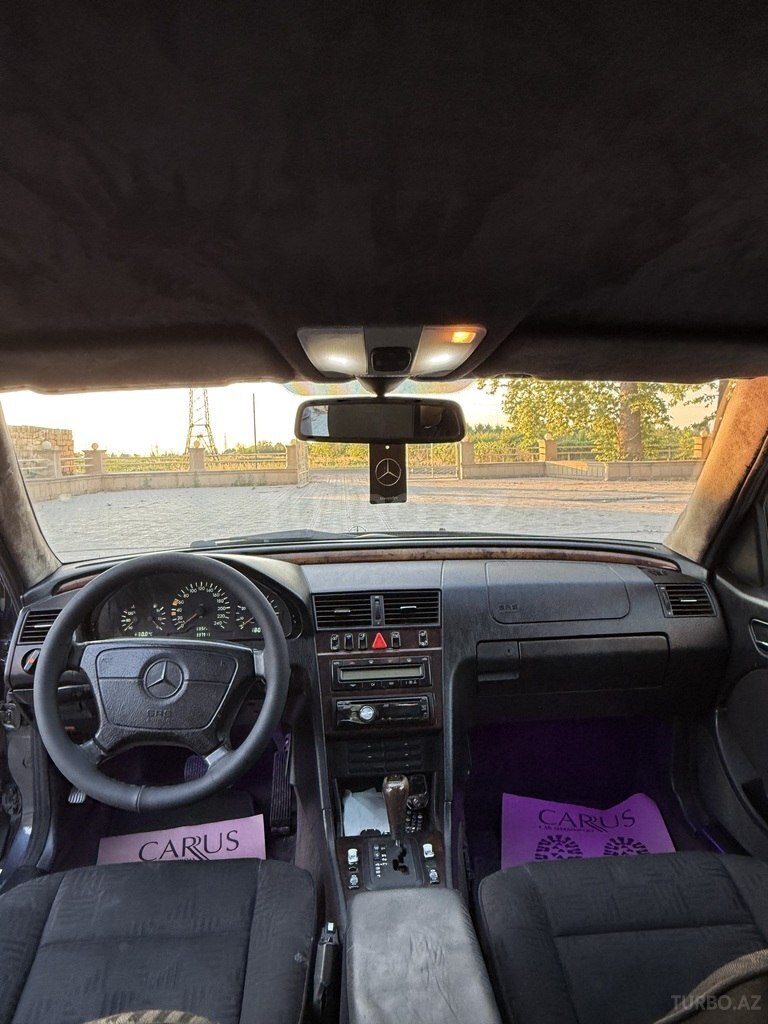 Mercedes C 200