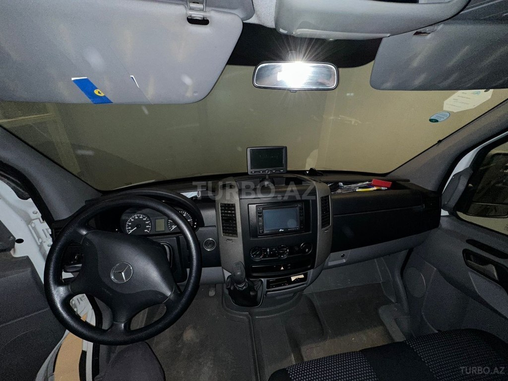 Mercedes Sprinter 518