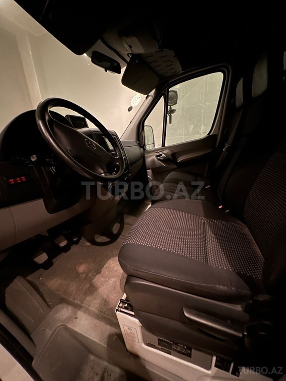 Mercedes Sprinter 518