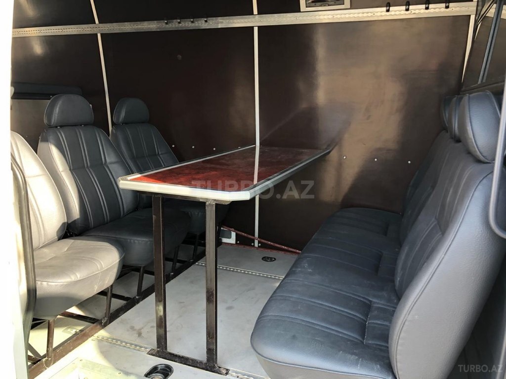 Mercedes Sprinter 518
