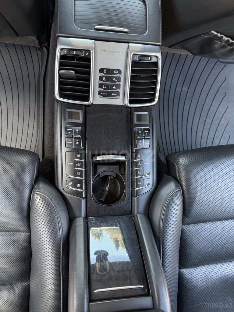 Porsche Panamera 4S Executive