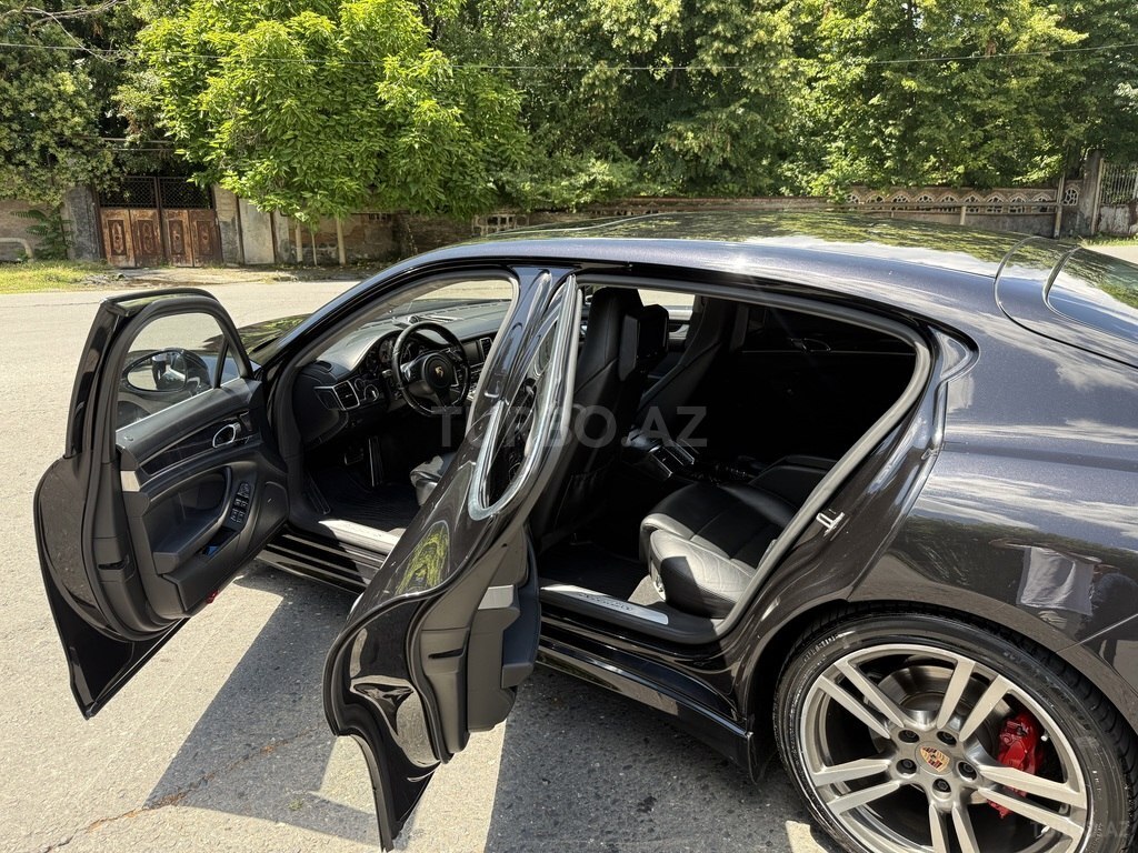 Porsche Panamera 4S Executive