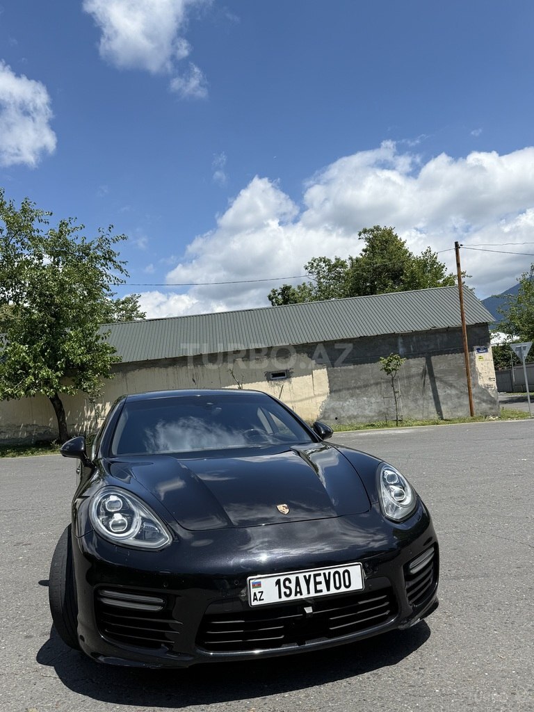 Porsche Panamera 4S Executive