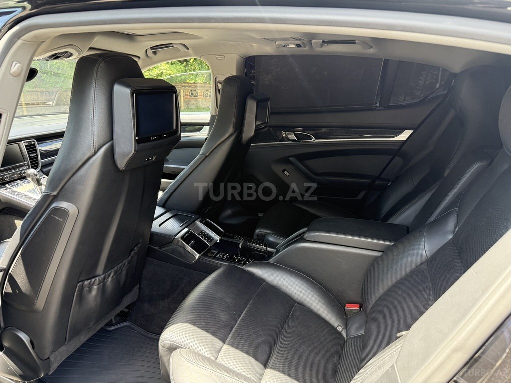 Porsche Panamera 4S Executive