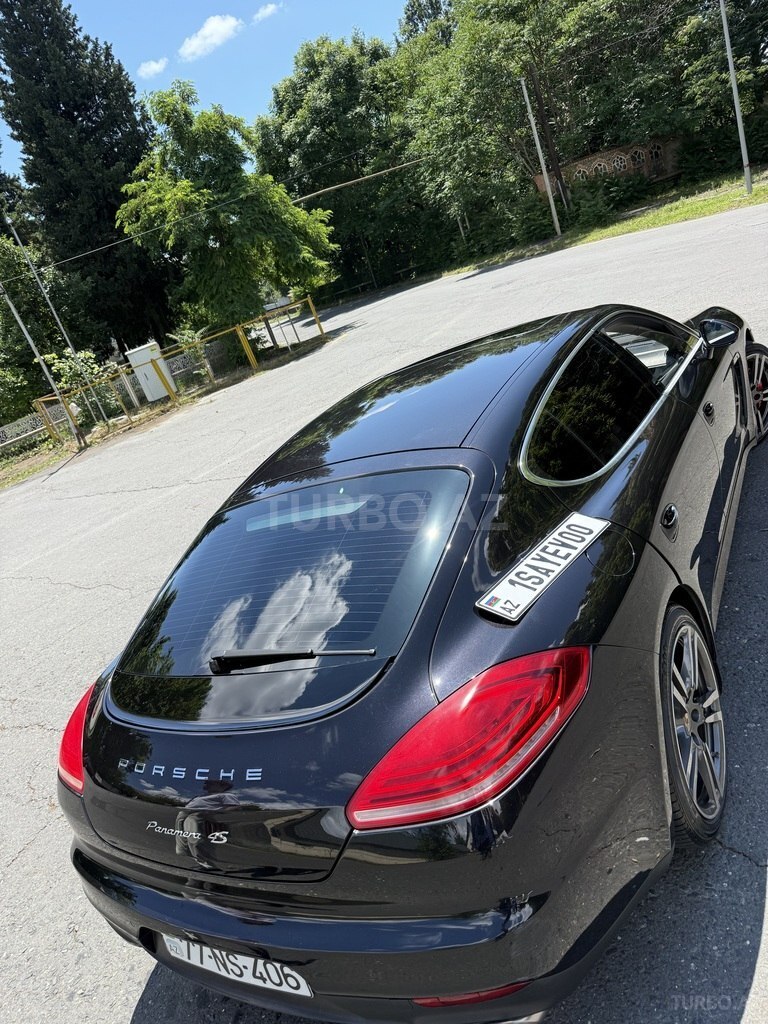 Porsche Panamera 4S Executive