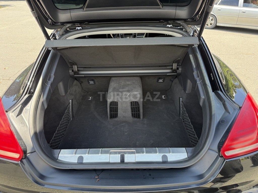 Porsche Panamera 4S Executive