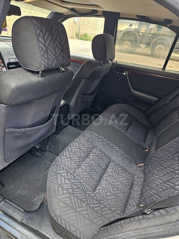 Mercedes C 200