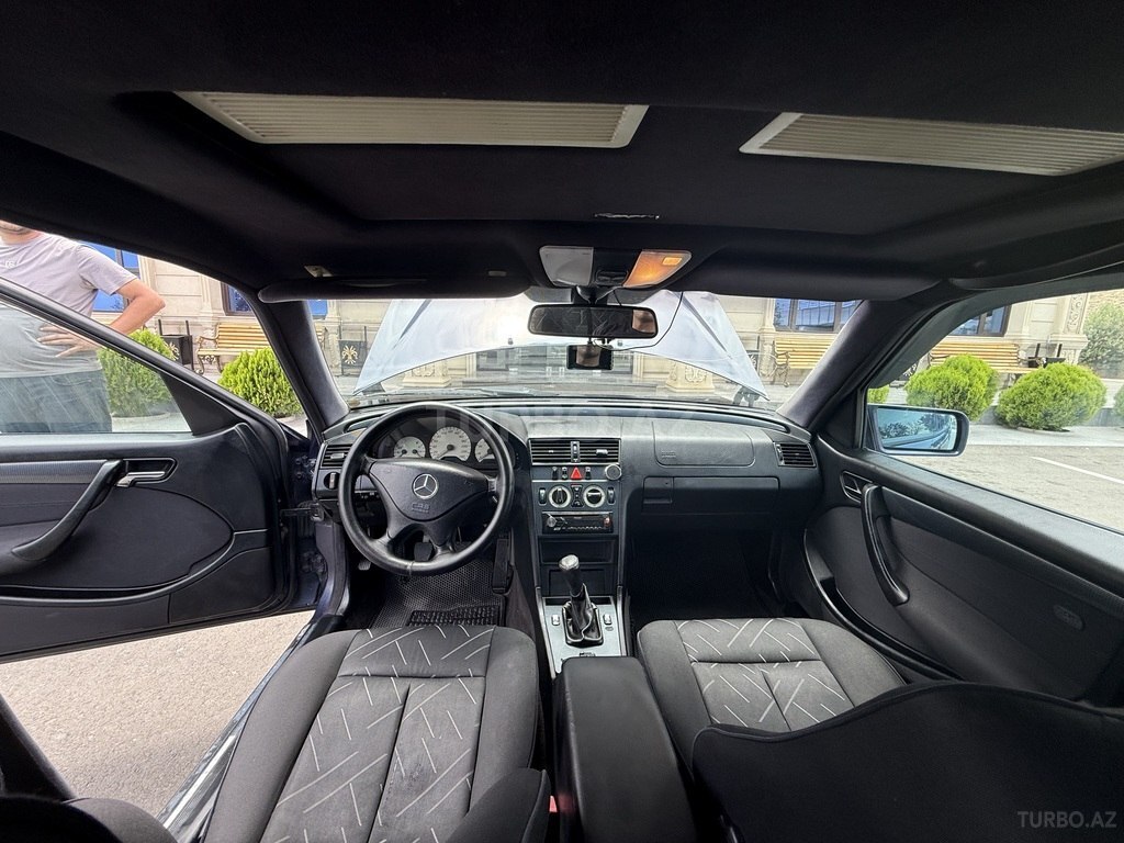 Mercedes C 180