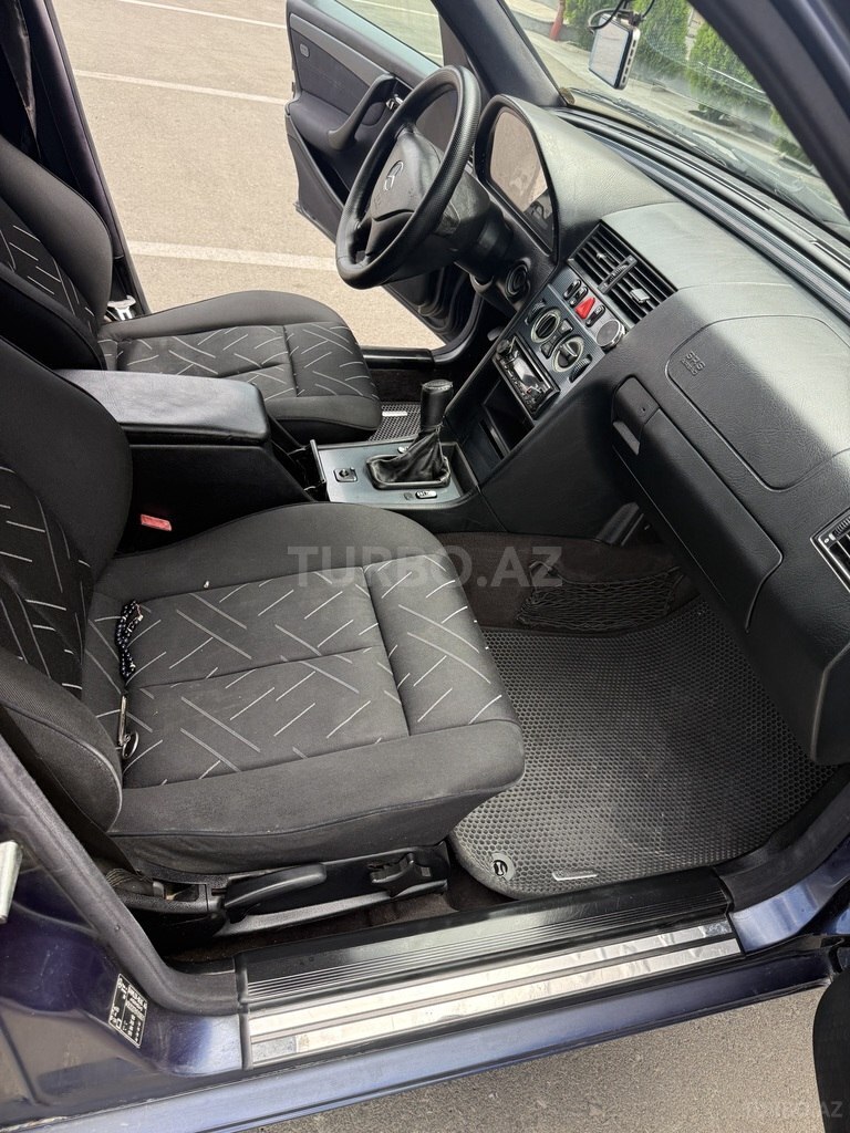 Mercedes C 180