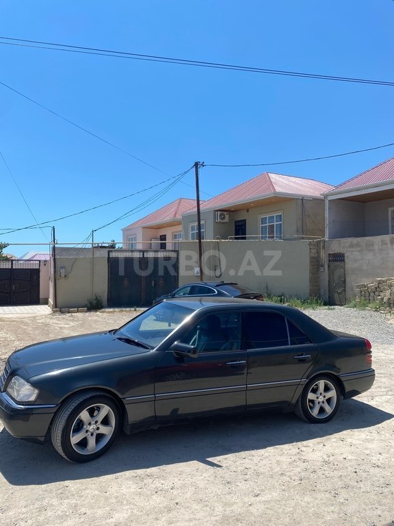 Mercedes C 180