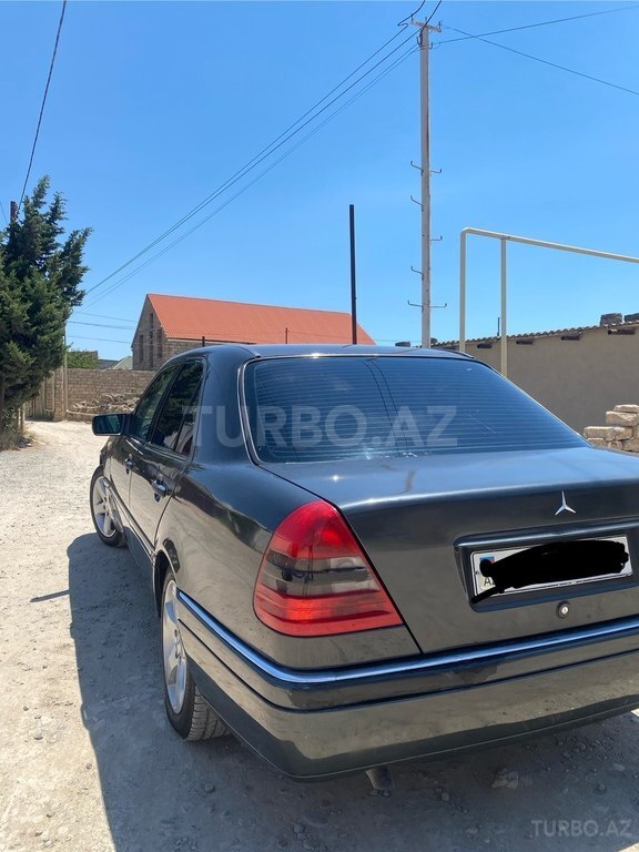 Mercedes C 180