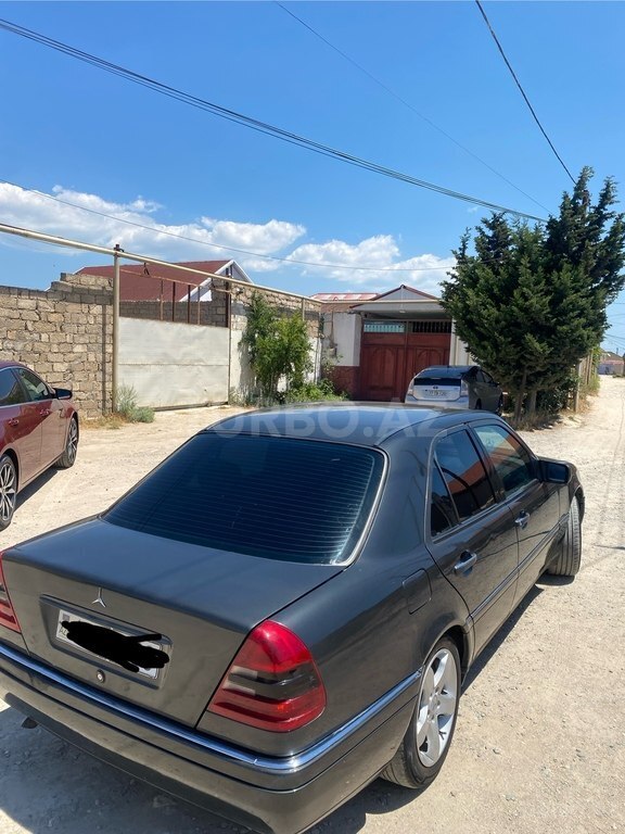 Mercedes C 180