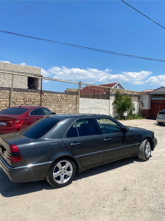 Mercedes C 180