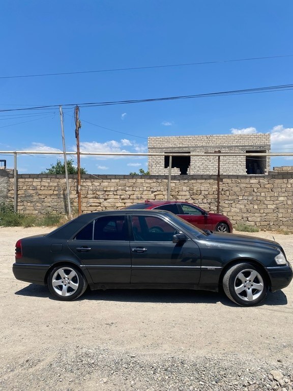 Mercedes C 180
