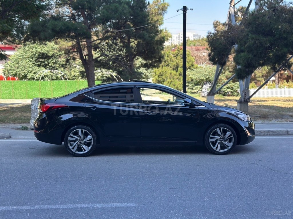 Hyundai Elantra