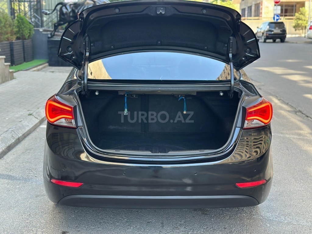 Hyundai Elantra