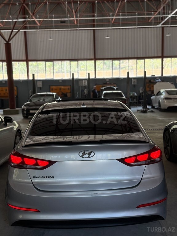 Hyundai Elantra