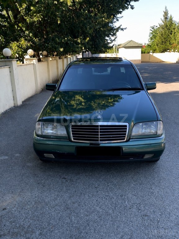 Mercedes C 200