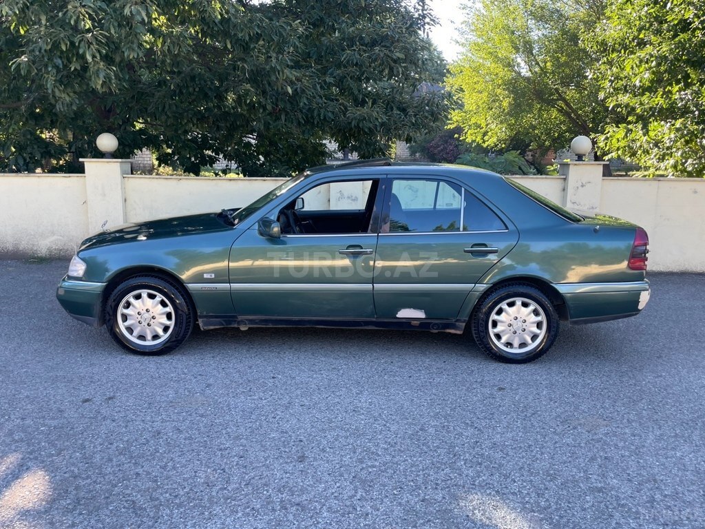 Mercedes C 200