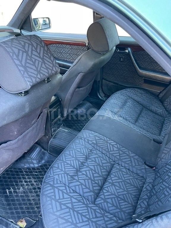 Mercedes C 200