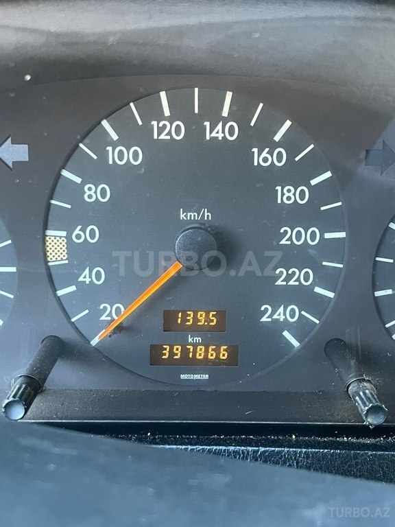 Mercedes C 200