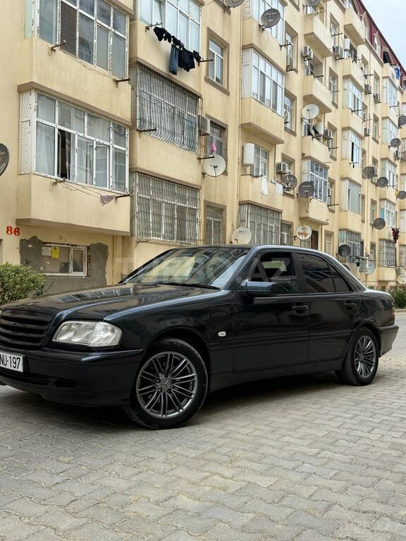 Mercedes C 180