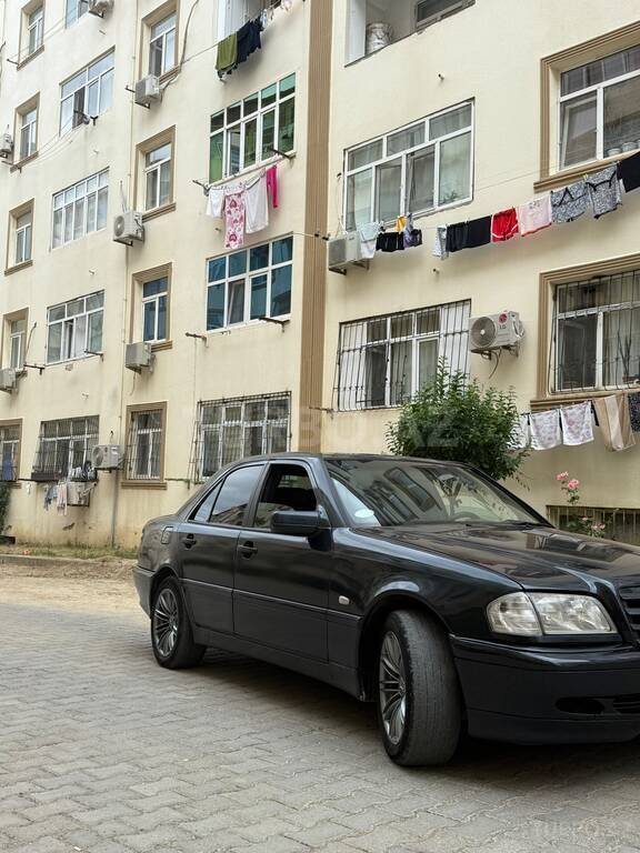 Mercedes C 180