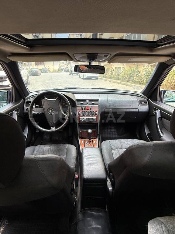 Mercedes C 180