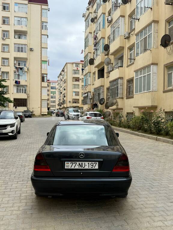 Mercedes C 180