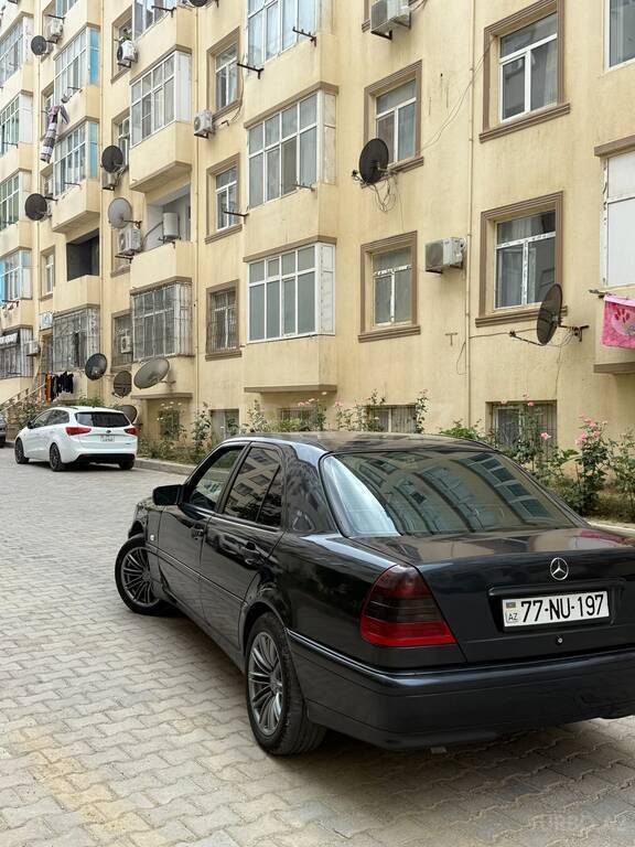 Mercedes C 180