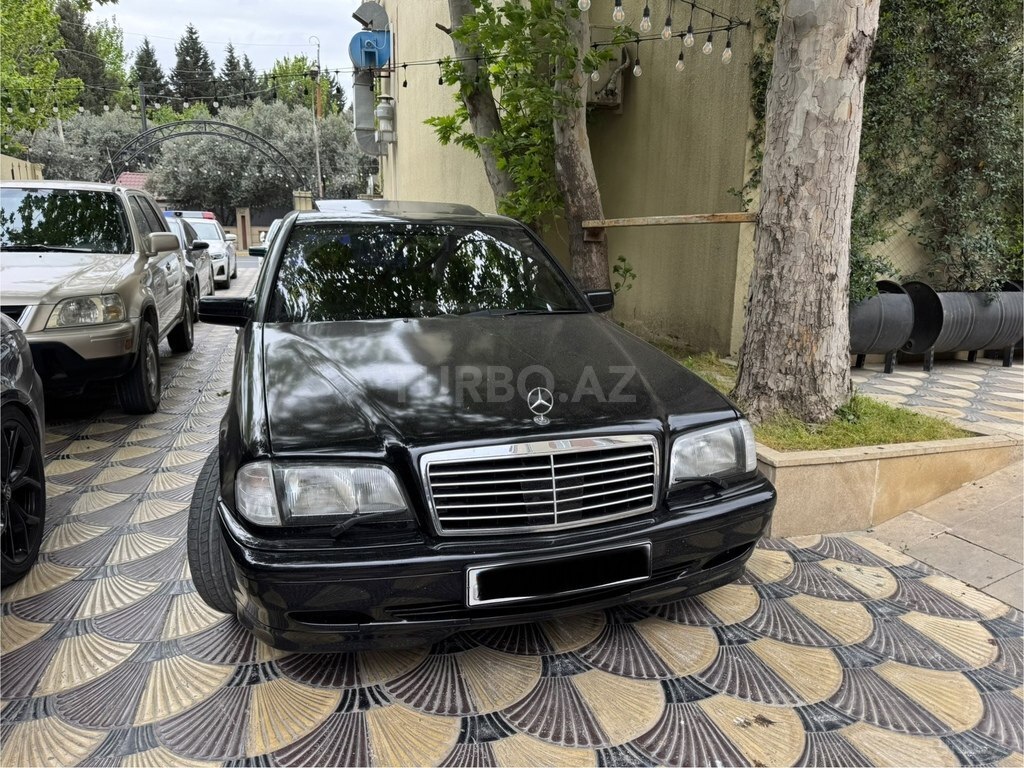 Mercedes C 200