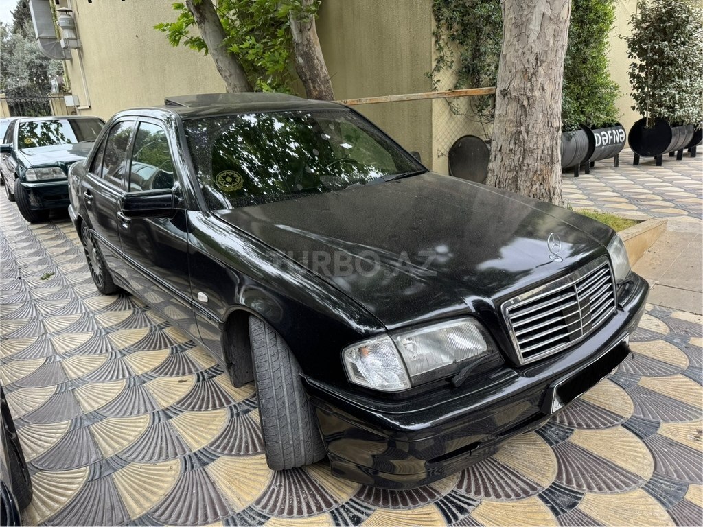 Mercedes C 200