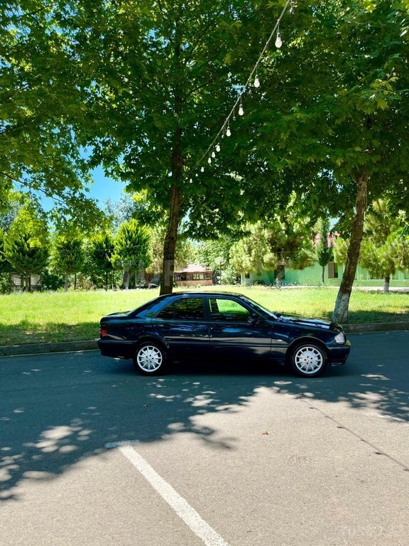 Mercedes C 200