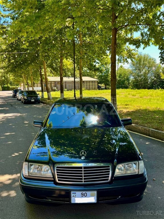 Mercedes C 200