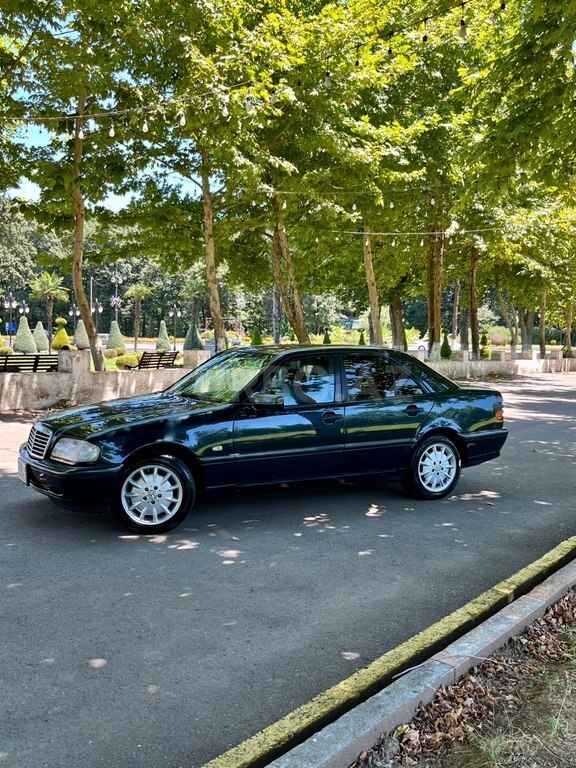 Mercedes C 200