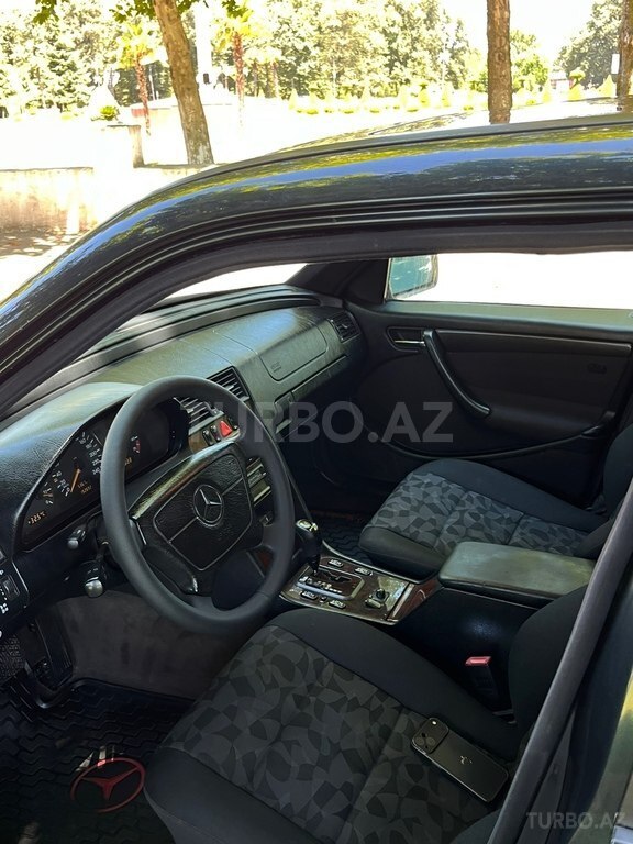 Mercedes C 200