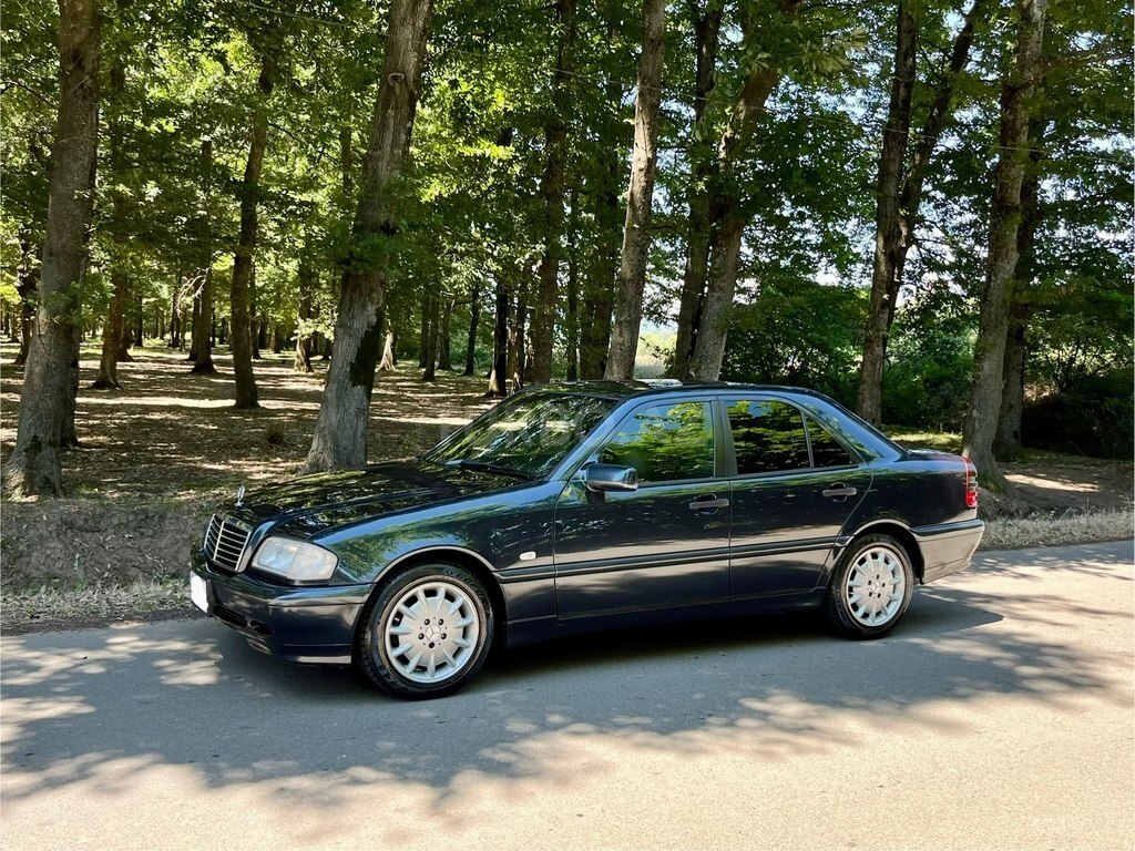 Mercedes C 200
